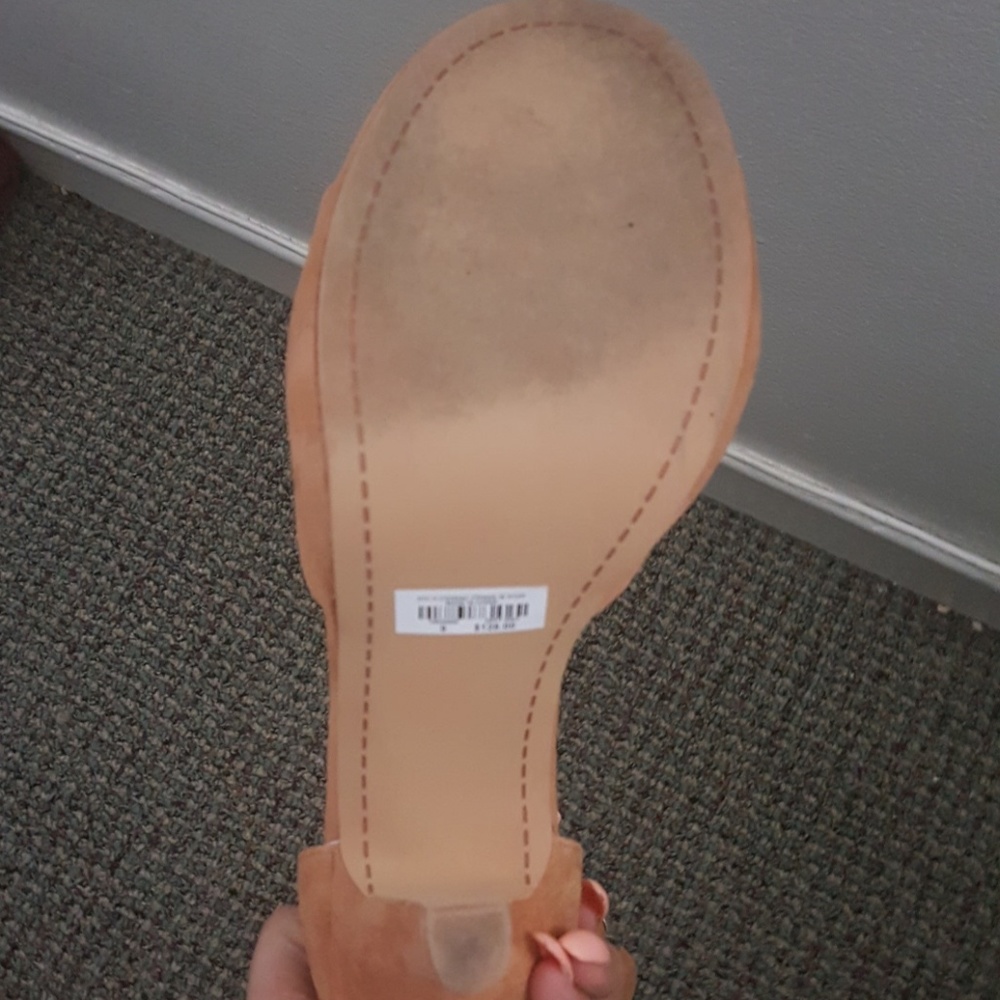 Heels - Picture 3 of 7